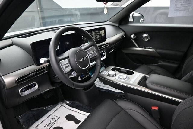 2025 Genesis GV60 Standard