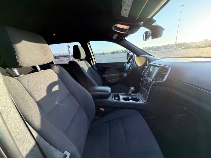 2017 Jeep Grand Cherokee Laredo E