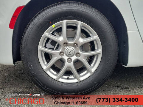2026 Chrysler Pacifica Select