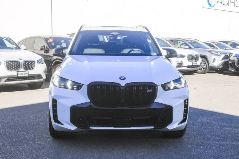 2025 BMW X5 M60i