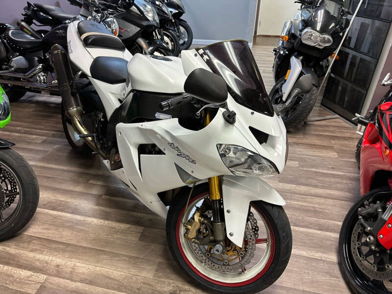2005 Kawasaki ZX-10R for sale at SAN DIEGO AUTO SALES INC in San Diego CA