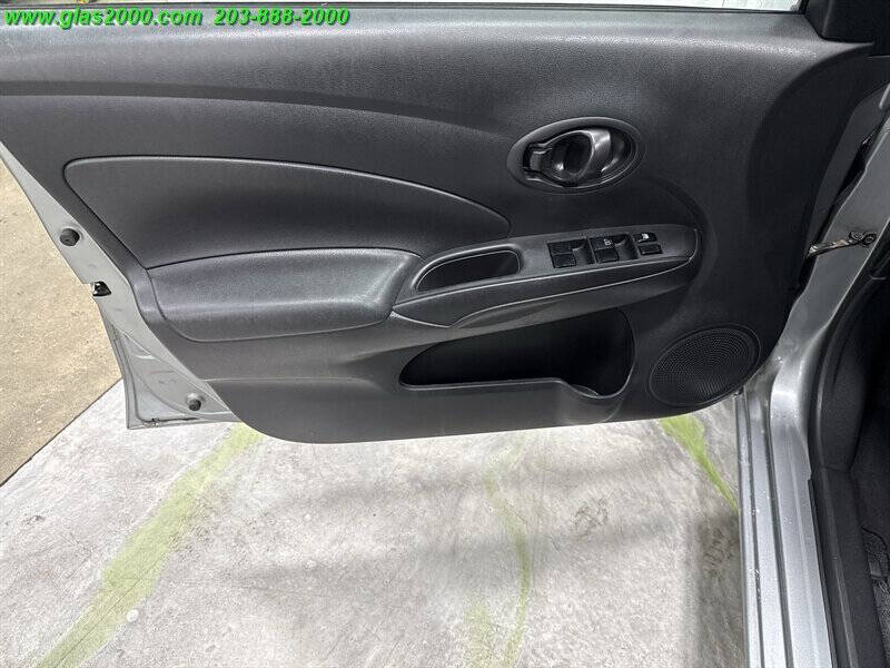 2012 Nissan Versa 1.6 S