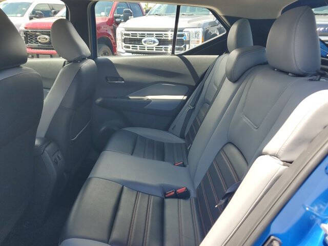 2022 Nissan Kicks SR