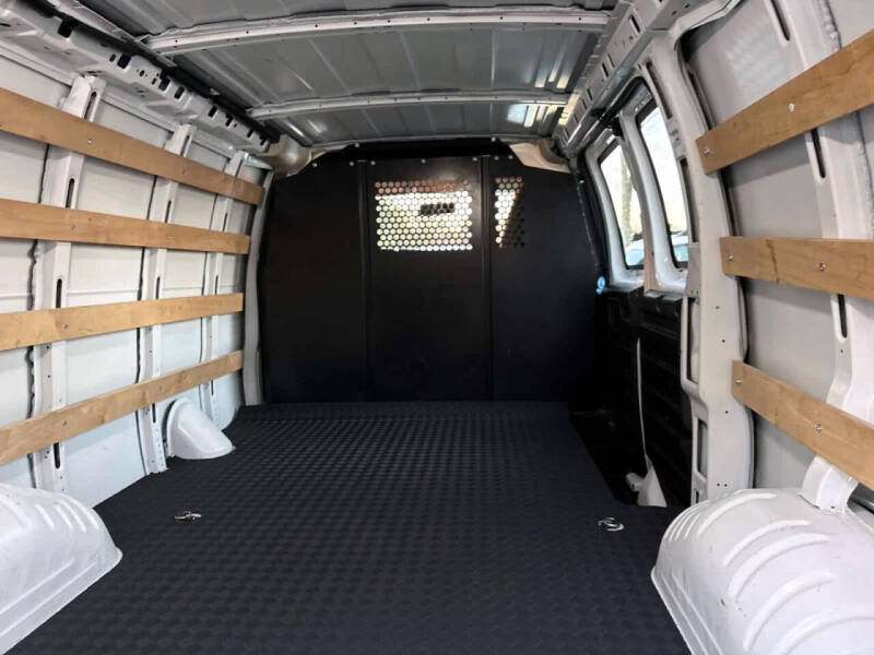 2024 GMC Savana 2500