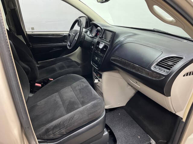 2014 Chrysler Town and Country Touring