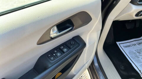 2017 Chrysler Pacifica Touring