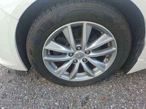 2015 Infiniti Q50 Premium