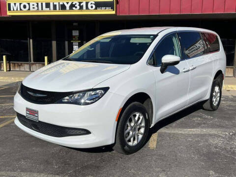 2023 Chrysler Voyager LX