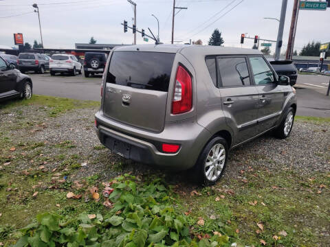 2012 Kia Soul +