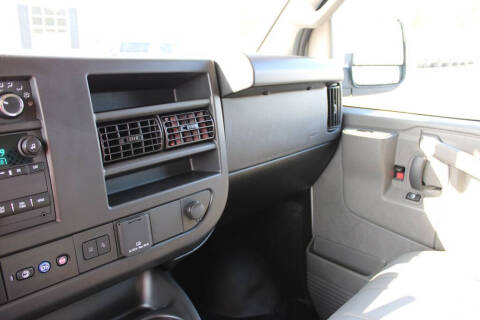 2024 Chevrolet Express 2500