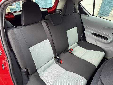 2013 Toyota Prius c Two