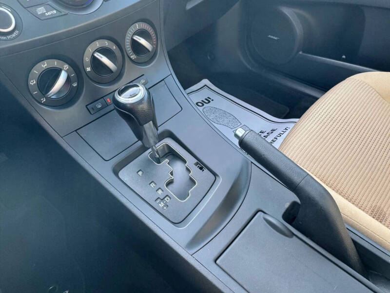 2012 Mazda MAZDA3 i Touring