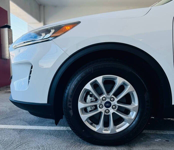 2020 Ford Escape SE