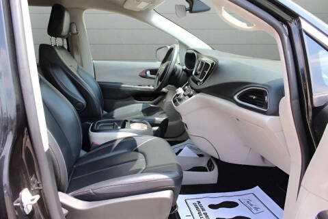 2021 Chrysler Voyager LXi