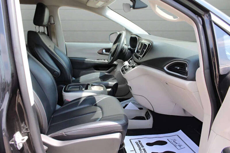 2021 Chrysler Voyager LXi