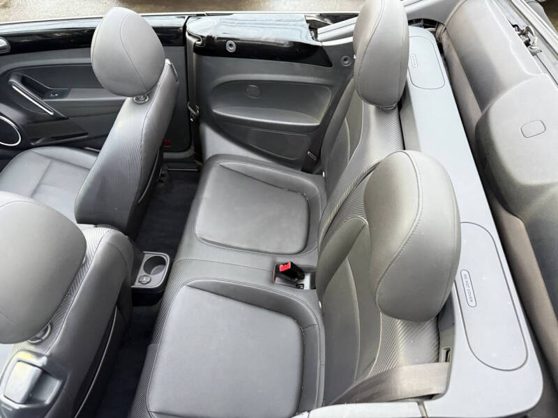 2013 Volkswagen Beetle Convertible 2.5L 50s Edition