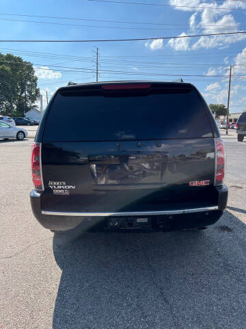 2007 GMC Yukon for sale at Gator's Auto Sales in Garland TX