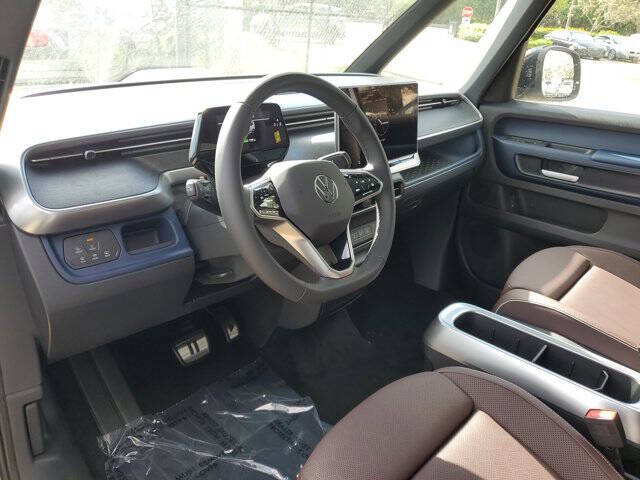 2025 Volkswagen ID. Buzz Pro S Plus 4Motion