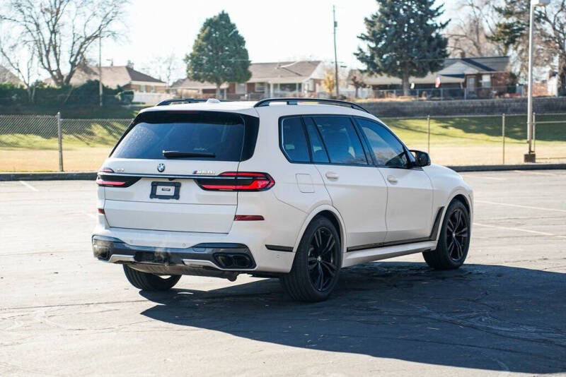 2023 BMW X7 M60i