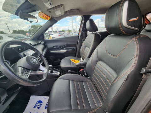 2020 Nissan Kicks SR