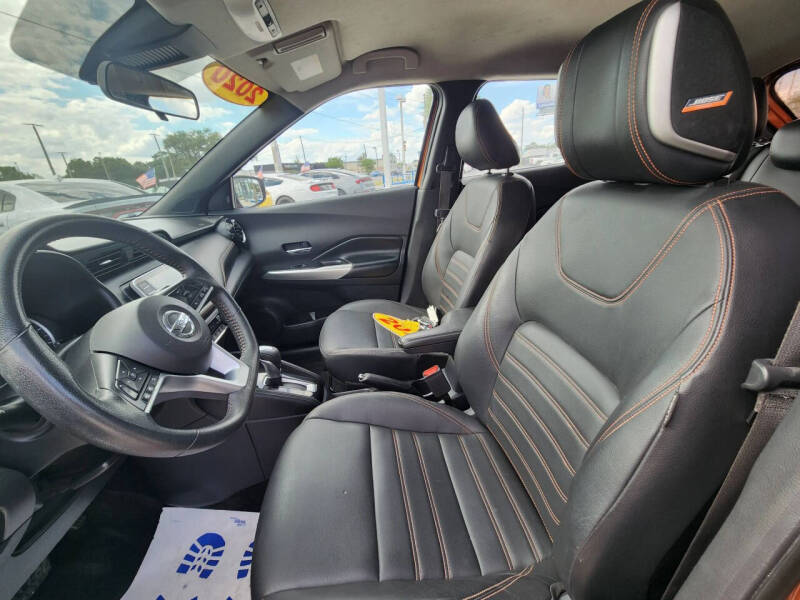 2020 Nissan Kicks SR