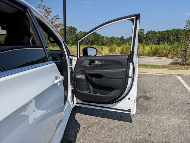 2025 Chrysler Pacifica Plug-In Hybrid