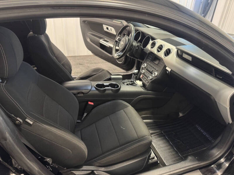 2016 Ford Mustang V6