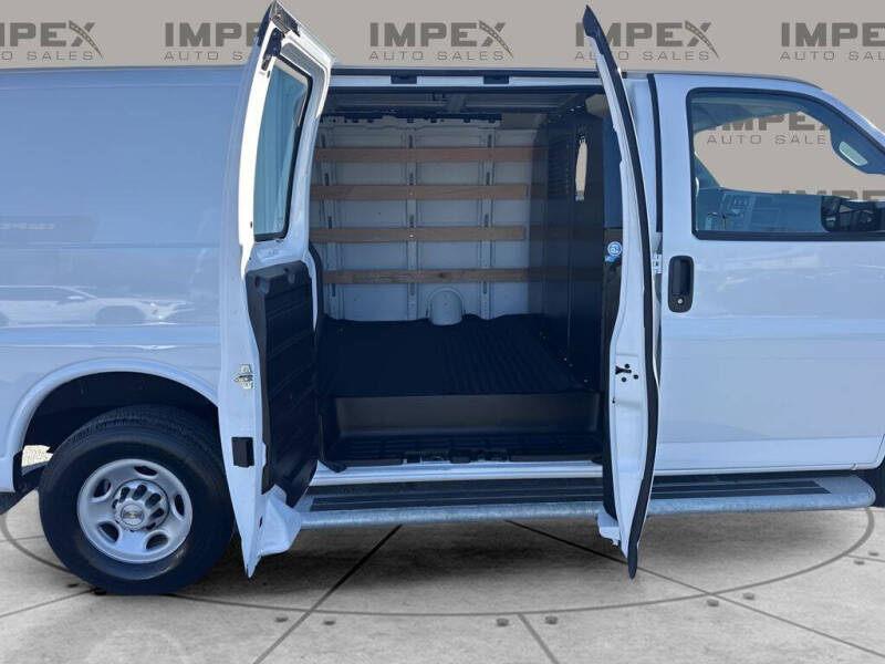 2024 Chevrolet Express 2500
