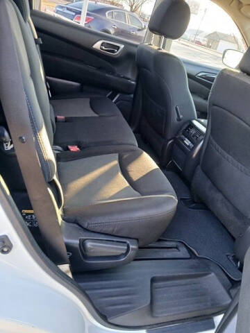 2017 Nissan Pathfinder SV