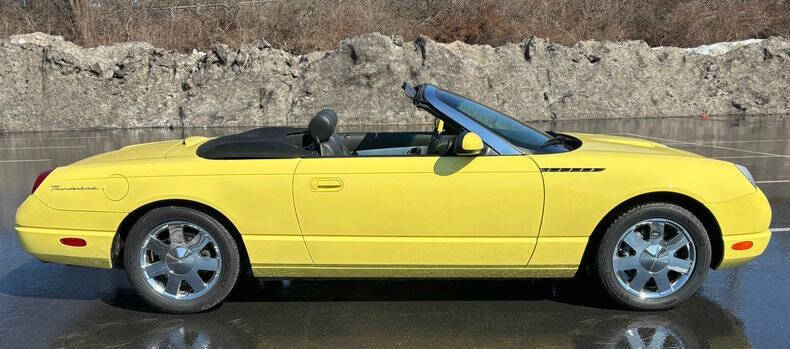 2002 Ford Thunderbird Deluxe