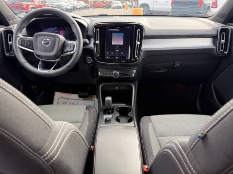 2023 Volvo XC40 B5 Core