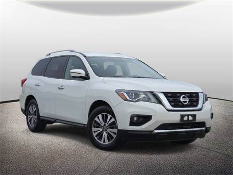 2019 Nissan Pathfinder for sale at Auto Center of Columbus in Columbus OH