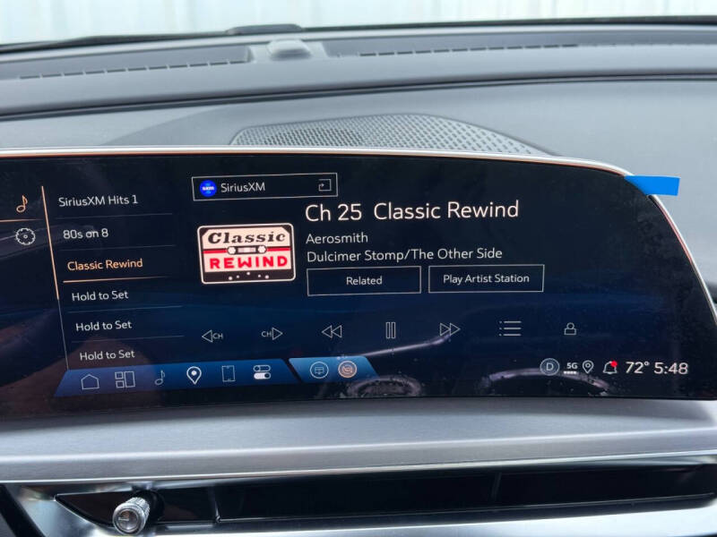 2025 Cadillac LYRIQ Luxury 2