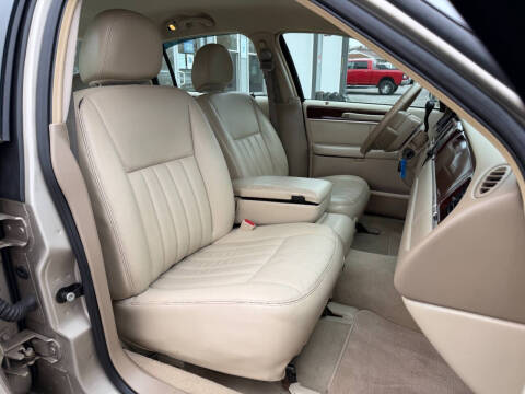 2006 Lincoln Town Car Signature