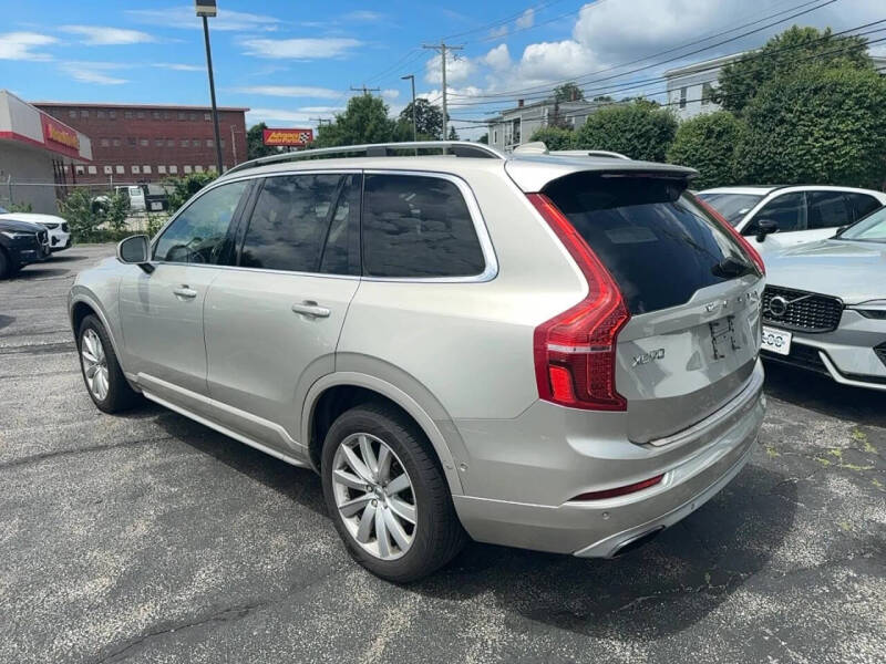 2016 Volvo XC90 T6 Momentum