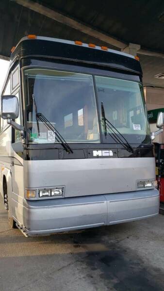 1999 Motor Coach Industries 102DL3 for sale in Brownsburg, IN