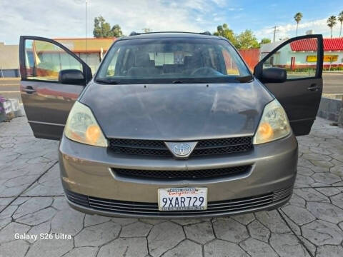 2004 Toyota Sienna LE 7 Passenger