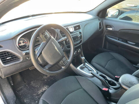 2012 Chrysler 200 LX