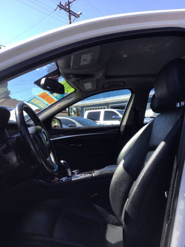 2015 BMW 5 Series 528i