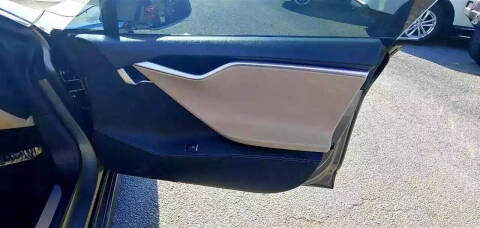 2015 Tesla Model S 70D