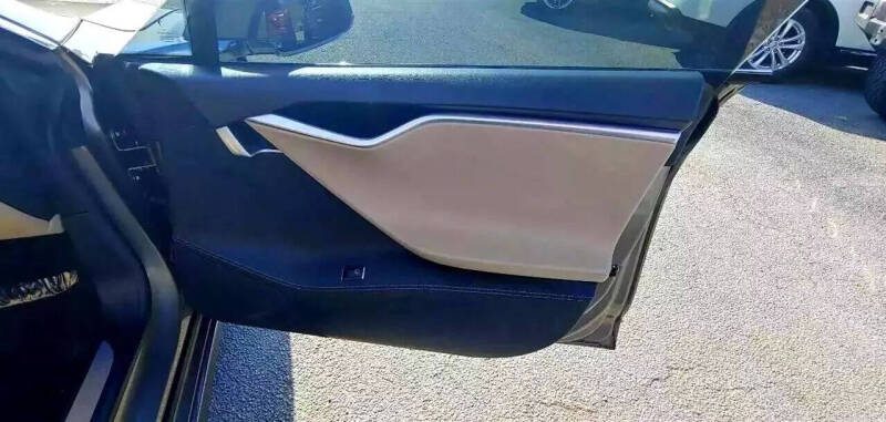 2015 Tesla Model S 70D