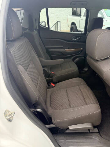 2017 GMC Acadia SLE-2