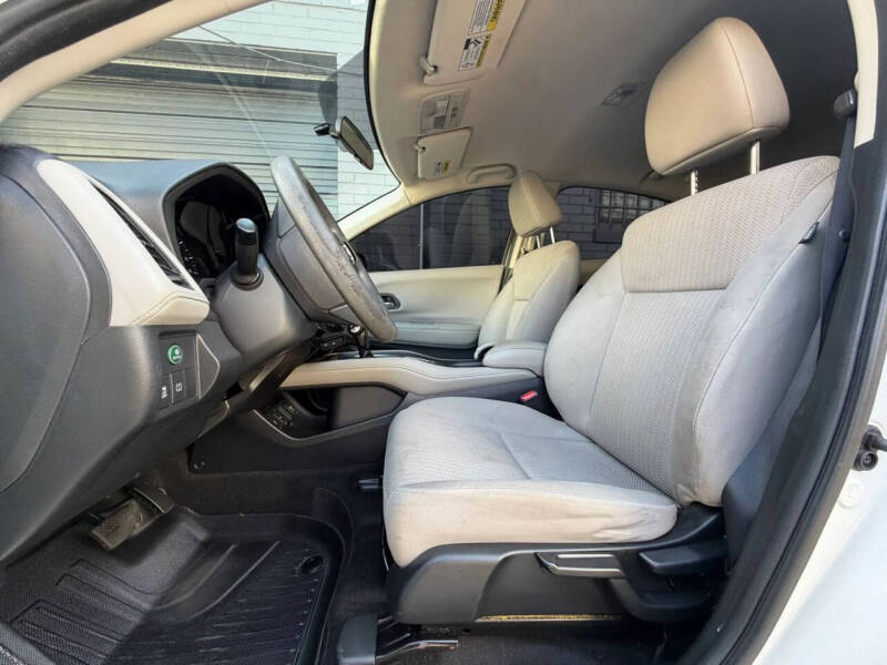 2017 Honda HR-V LX