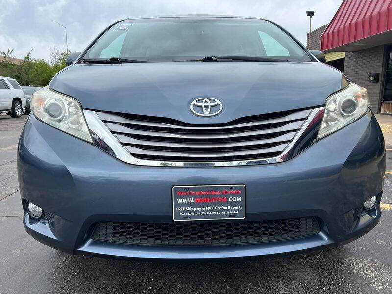 2016 Toyota Sienna XLE 8-Passenger