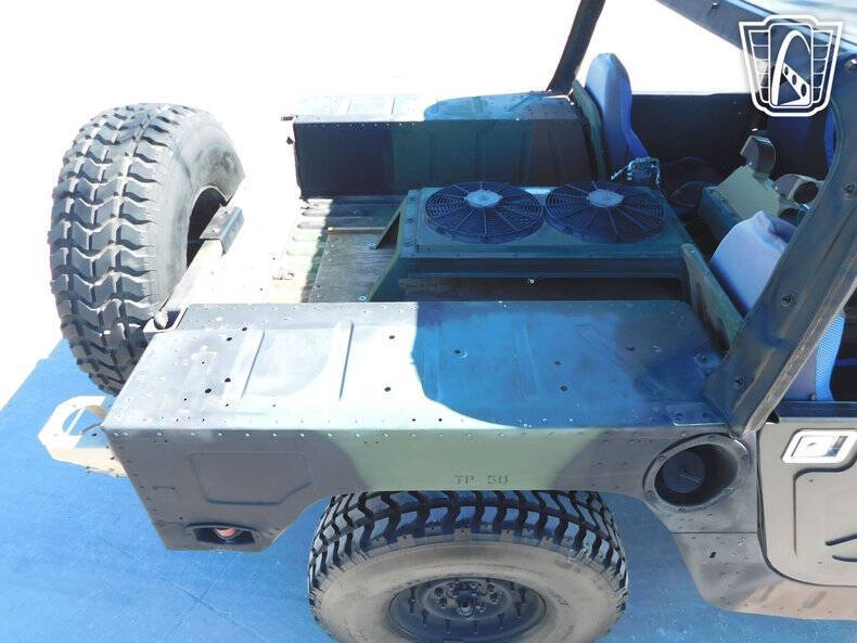 2002 AM General M1123