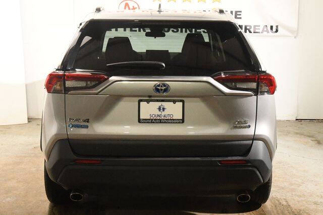 2022 Toyota RAV4 Hybrid XLE