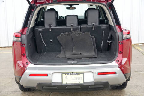 2022 Nissan Pathfinder SL