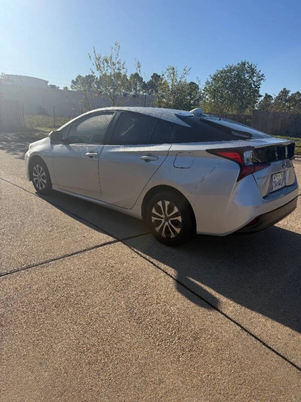 2020 Toyota Prius LE