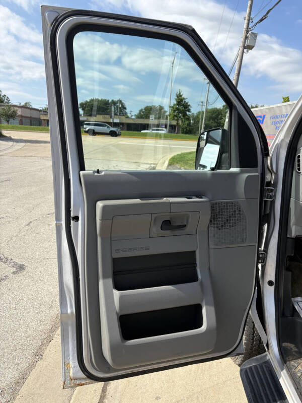 2013 Ford E-Series E-350 SD XLT