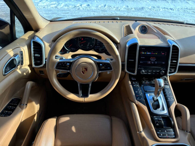 2017 Porsche Cayenne Platinum Edition